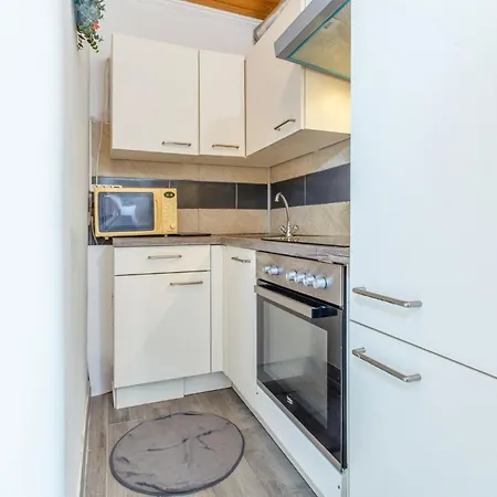 Holiday home In With Wifi Dutovlje
