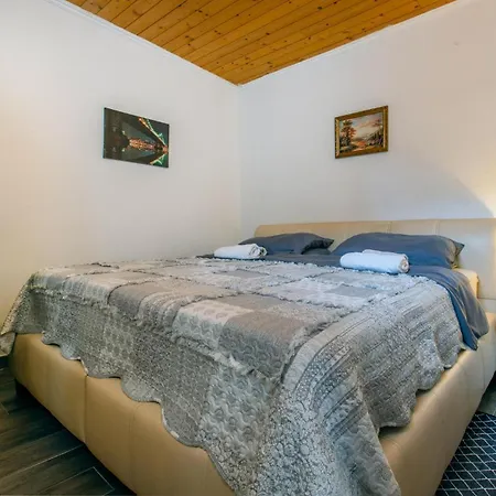 2 Bedroom Lovely In